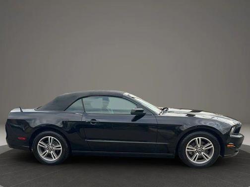 2013 Ford Mustang V6 Premium