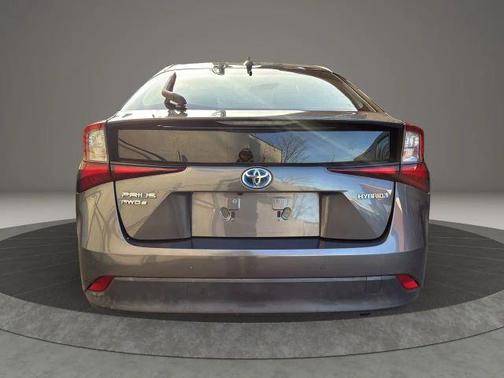2022 Toyota Prius LE