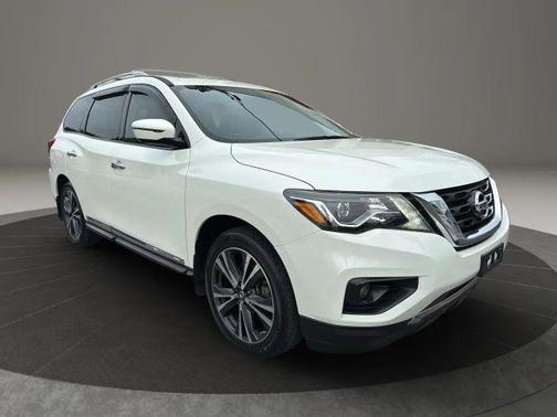 2017 Nissan Pathfinder Platinum