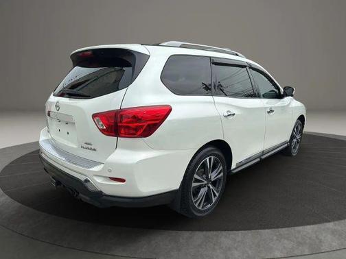 2017 Nissan Pathfinder Platinum
