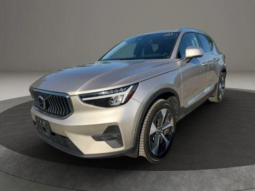 Brown 2024 Volvo XC40 B5 Plus Bright Theme