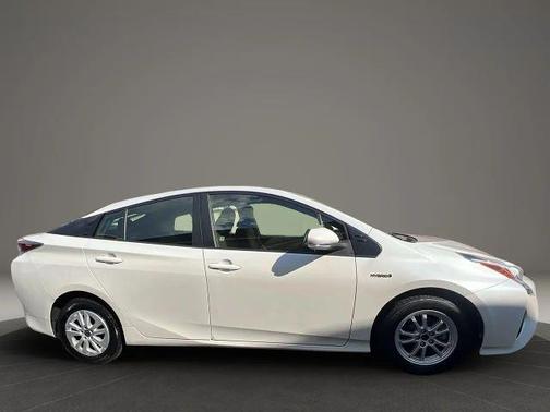 2016 Toyota Prius Two
