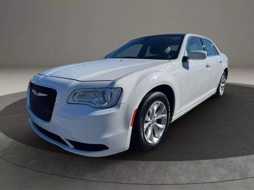 2019 Chrysler 300 Touring