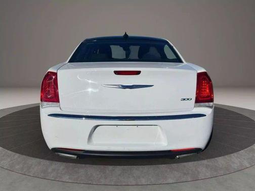 2019 Chrysler 300 Touring