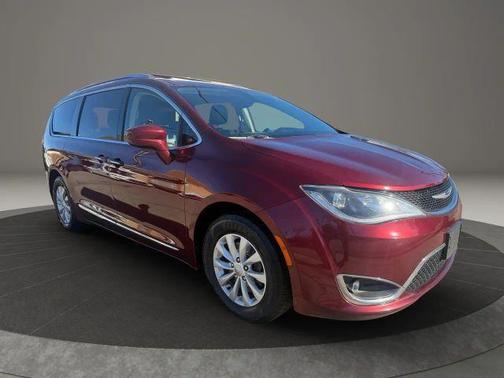 2019 Chrysler Pacifica Touring-L