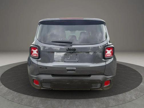 Gray 2022 Jeep Renegade Latitude