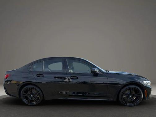 2022 BMW 330 i xDrive
