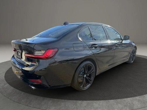 2022 BMW 330 i xDrive