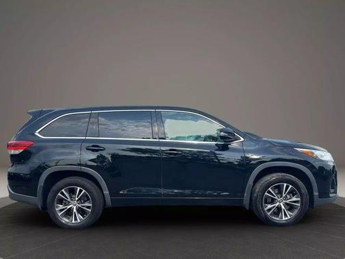2017 Toyota Highlander LE Plus