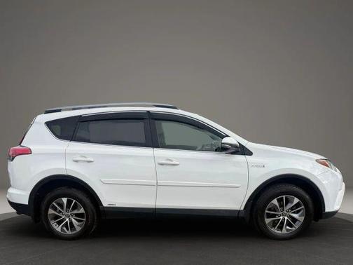 2018 Toyota RAV4 Hybrid XLE