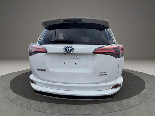 2018 Toyota RAV4 Hybrid XLE