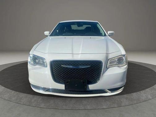 2019 Chrysler 300 Touring