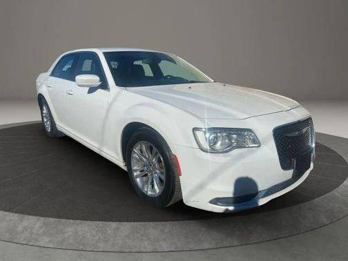 2019 Chrysler 300 Touring