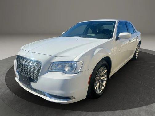 2019 Chrysler 300 Touring