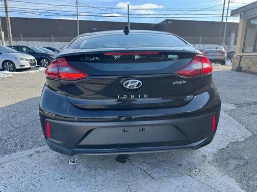 2019 Hyundai IONIQ Plug-In Hybrid 