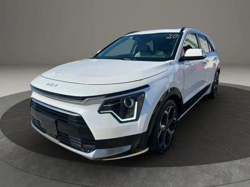 White 2023 Kia Niro EX Touring