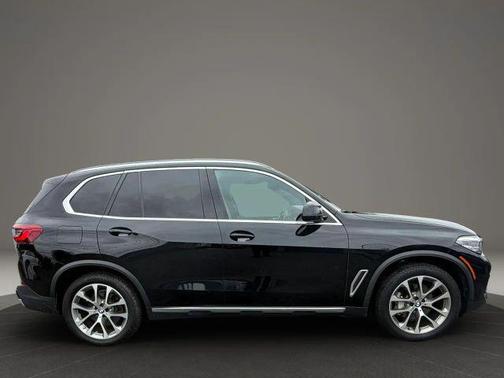 Black 2019 BMW X5 xDrive40i