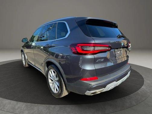 Gray 2021 BMW X5 xDrive40i