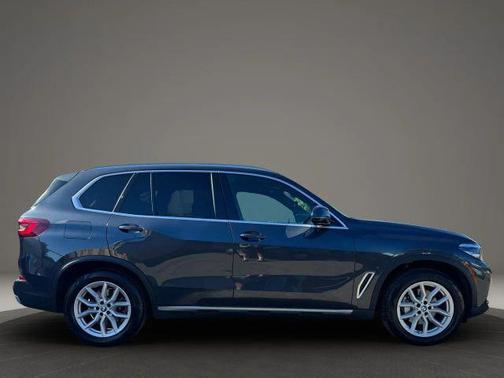 Gray 2021 BMW X5 xDrive40i