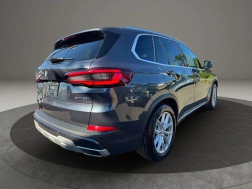 Gray 2021 BMW X5 xDrive40i
