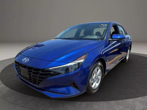 2022 Hyundai ELANTRA SE