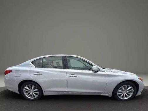 2015 INFINITI Q50 Premium