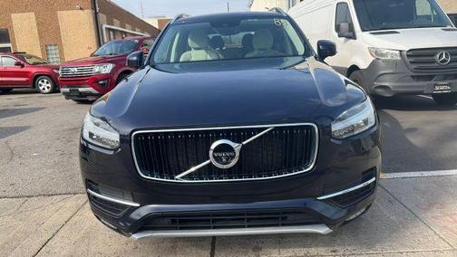 2016 Volvo XC90 T6 Momentum