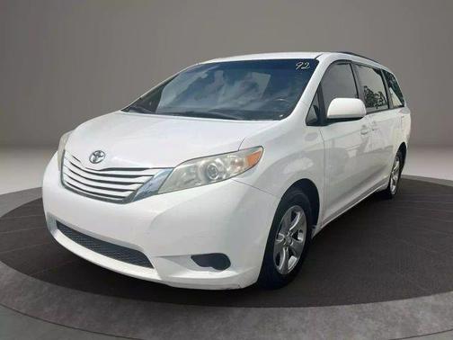 2017 Toyota Sienna LE