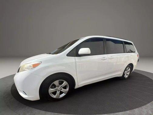 2017 Toyota Sienna LE