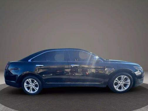 2018 Ford Taurus SE