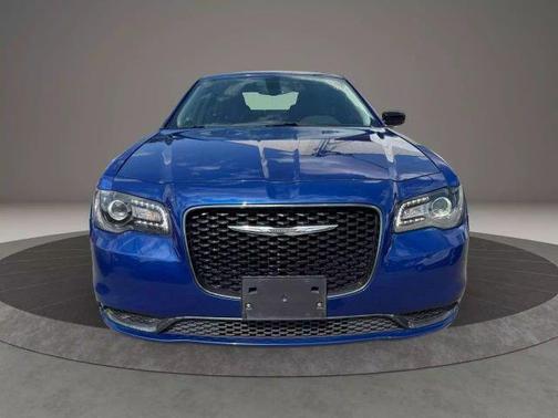 2018 Chrysler 300 Touring