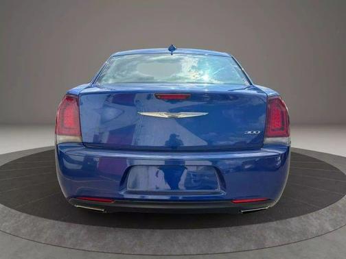 2018 Chrysler 300 Touring