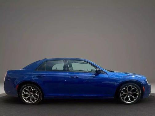 2018 Chrysler 300 Touring
