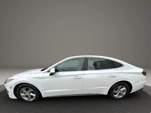 White 2021 Hyundai SONATA SE