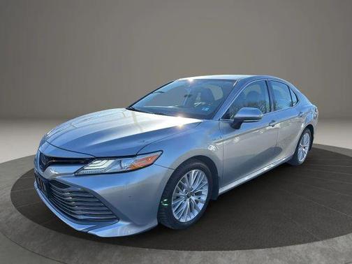 2019 Toyota Camry Hybrid XLE