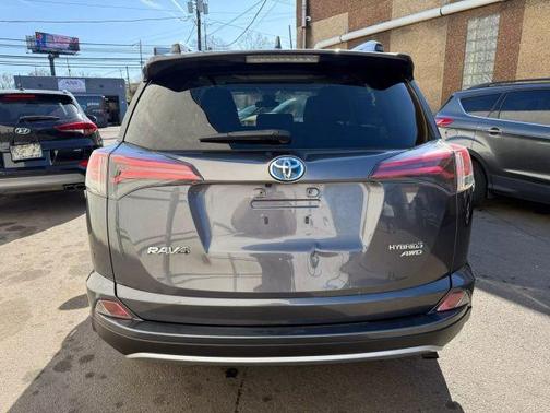 2018 Toyota RAV4 Hybrid XLE