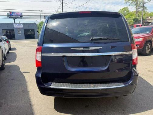 2016 Chrysler Town & Country Touring