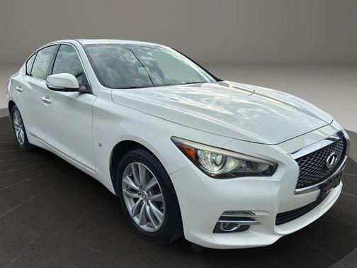 2015 INFINITI Q50 Premium