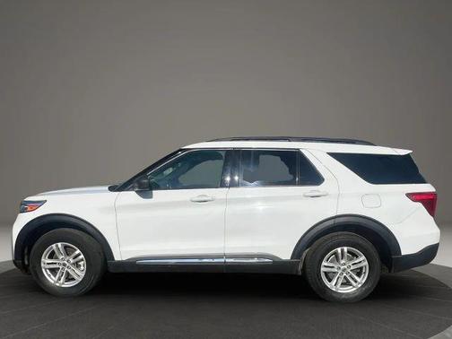 White 2020 Ford Explorer XLT