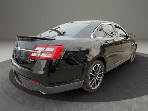 2018 Ford Taurus SEL