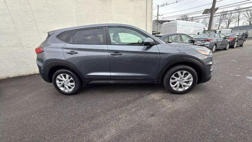 2021 Hyundai TUCSON SE