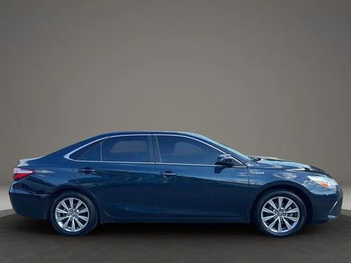2016 Toyota Camry Hybrid XLE