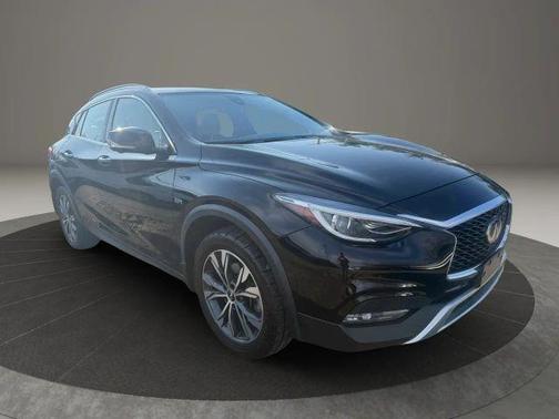 2018 INFINITI QX30 ESSENTIAL