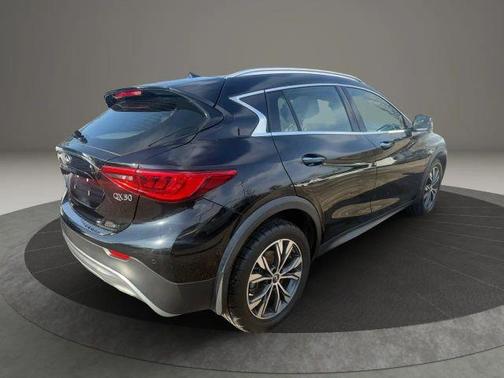 2018 INFINITI QX30 ESSENTIAL