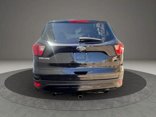 Black 2019 Ford Escape SE