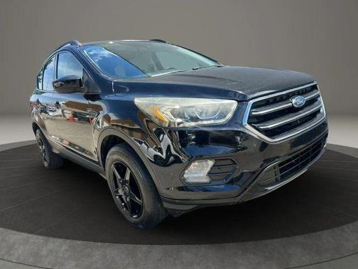 Black 2019 Ford Escape SE