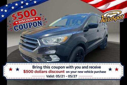 Black 2019 Ford Escape SE