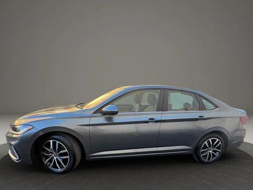 Platinum Gray Metallic 2025 Volkswagen Jetta 1.5T SE
