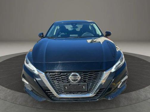 Black 2021 Nissan Altima 2.5 SV
