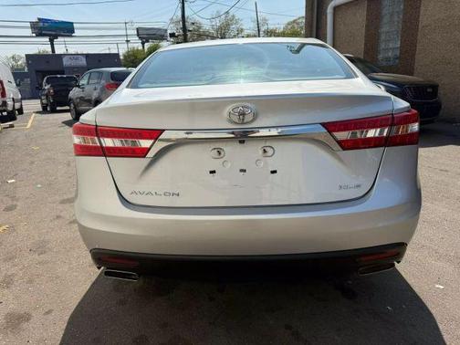 2014 Toyota Avalon XLE